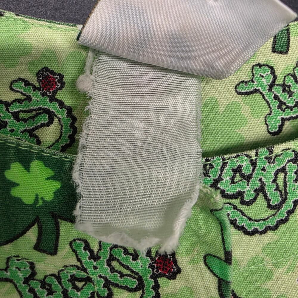St Patricks Day Scrub Top Jacket Womens XL Shamrock Leprechaun Long Sleeve - Picture 6 of 7